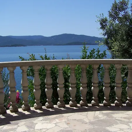 Mediteraneo Apartman *