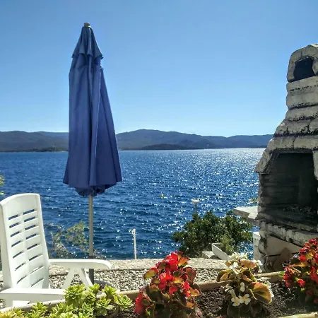 Mediteraneo Apartman *