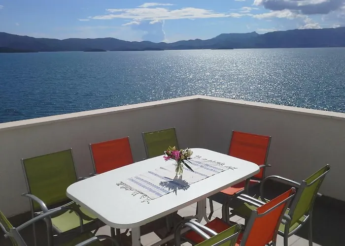 Mediteraneo 아파트