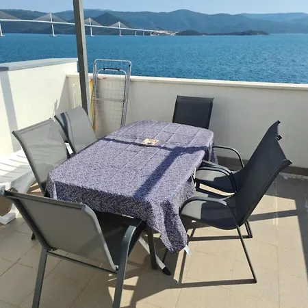 Mediteraneo Apartment *
